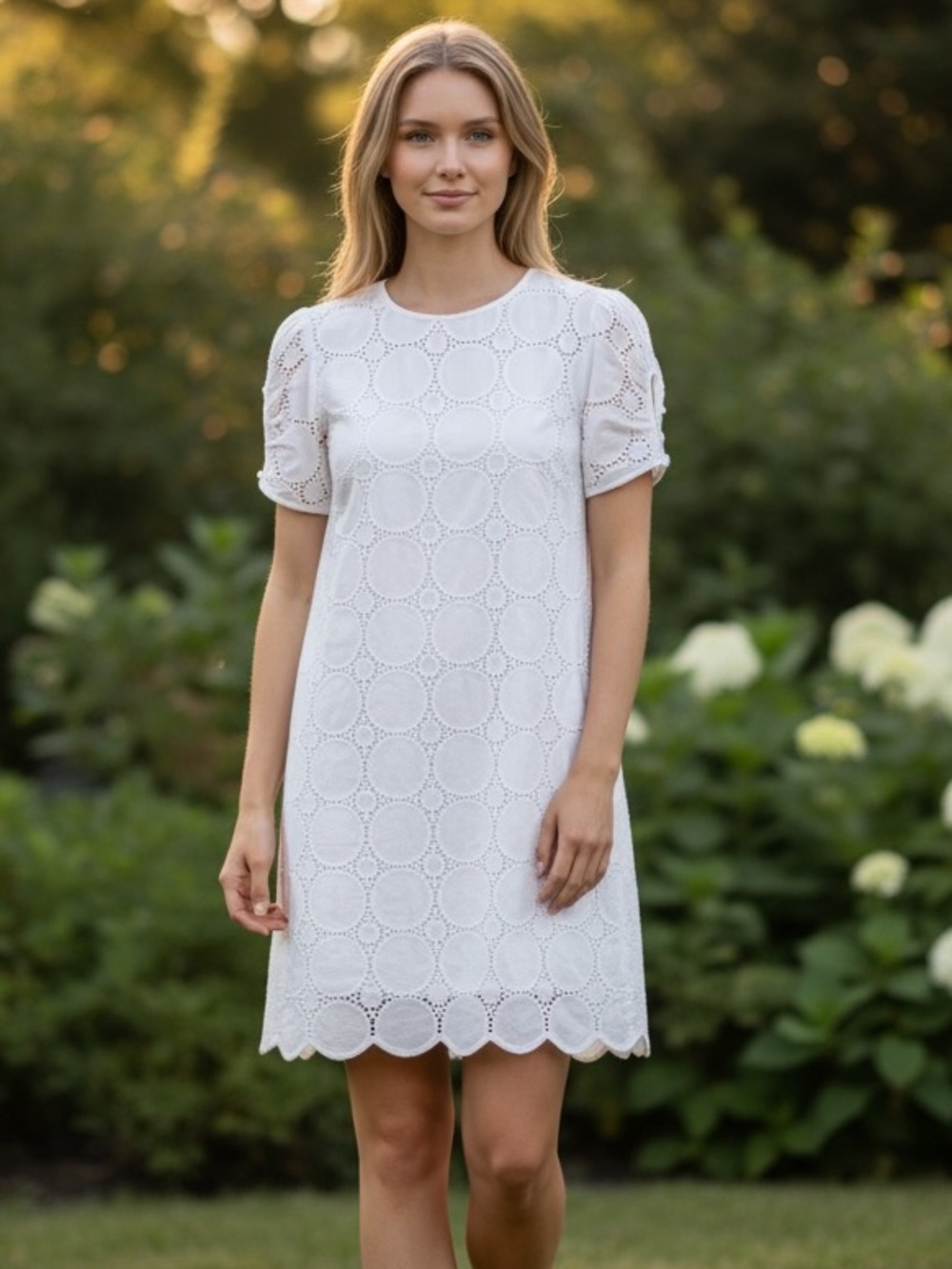 Laundry by Shelli Segal White Eyelet Shift Dress Size 0 Scalloped Hem